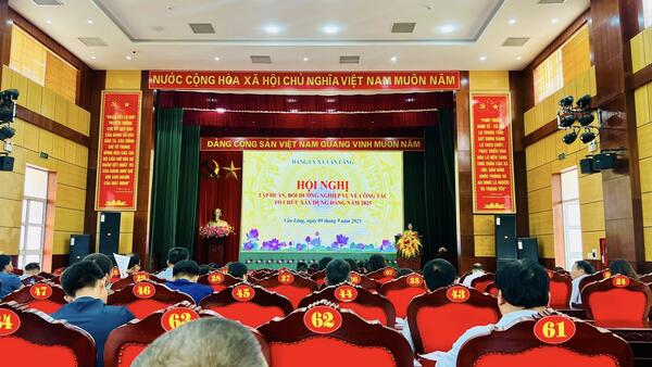 Đảng ủy xã Văn Lãng tổ chức tập huấn công tác tổ chức xây dựng đảng năm 2025