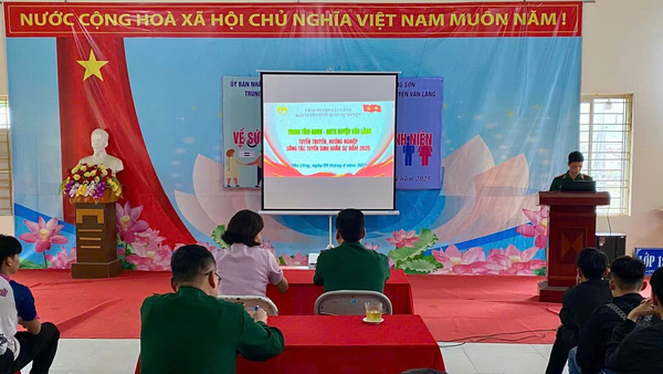 TUYÊN TRUYỀN HƯỚNG NGHIỆP TUYỂN SINH QUÂN SỰ NĂM 2025