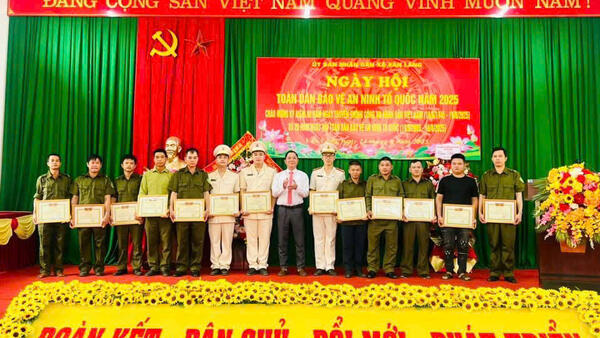 XÃ VĂN LÃNG, TỈNH LẠNG SƠN TỔ CHỨC THÀNH CÔNG NGÀY HỘI TOÀN DÂN BẢO VỆ AN NINH TỔ QUỐC NĂM 2025