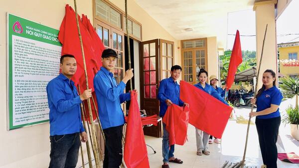 ĐOÀN THANH NIÊN XÃ VĂN LÃNG HƯỞNG ỨNG HOẠT ĐỘNG TREO CỜ TỔ QUỐC, CẮM CỜ HỒNG KỲ ĐÓN LỄ QUỐC KHÁNH 02/9