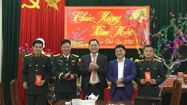 LÃNH ĐẠO XÃ VĂN LÃNG KIỂM TRA CÔNG TÁC TRỰC TẾT TẠI CÁC ĐƠN VỊ CÔNG AN, BAN CHỈ HUY QUÂN SỰ, TRẠM Y TẾ XÃ.