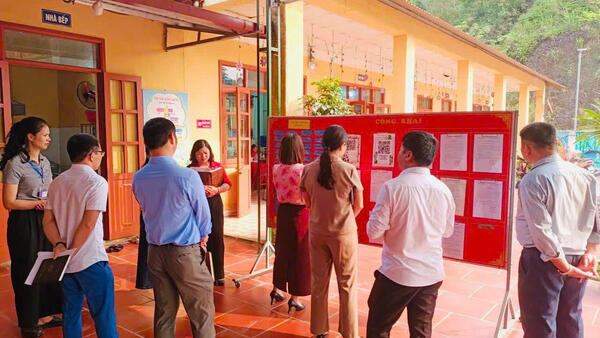 ỦY BAN MTTQ VN XÃ VĂN LÃNG KIỂM TRA GIÁM SÁT BÁN TRÚ TẠI TRƯỜNG MẦM NON BẮC LA