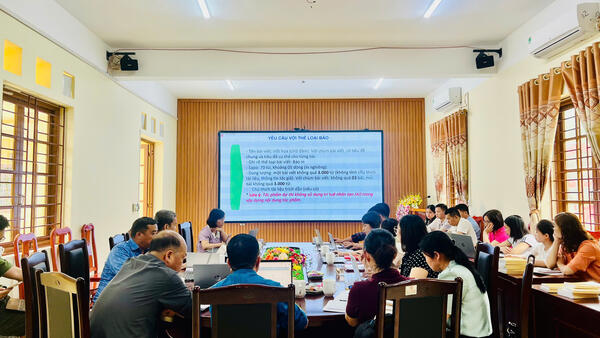 XÃ VĂN LÃNG THAM DỰ HỘI NGHỊ TẬP HUẤN, TRAO ĐỔI KINH NGHIỆM, KỸ NĂNG XÂY DỰNG TÁC PHẨM CHÍNH LUẬN VỀ BẢO VỆ NỀN TẢNG TƯ TƯỞNG CỦA ĐẢNG