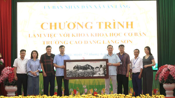 XÃ VĂN LÃNG LÀM VIỆC VỚI KHOA KHOA HỌC CƠ BẢN, TRƯỜNG CAO ĐẲNG LẠNG SƠN