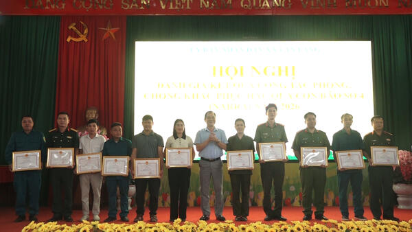 VĂN LÃNG ĐÁNH GIÁ CÔNG TÁC PHÒNG, CHỐNG VÀ KHẮC PHỤC HẬU QUẢ BÃO SỐ 4