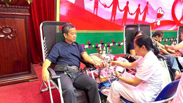 VĂN LÃNG: GẦN 100 TÌNH NGUYỆN VIÊN ĐĂNG KÍ THAM GIA HIẾN MÁU