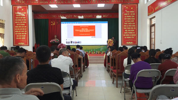 ĐẢNG UỶ XÃ VĂN LÃNG TỔ CHỨC HỘI NGHỊ QUÁN TRIỆT, TUYÊN TRUYỀN VÀ TRIỂN KHAI THỰC HIỆN MỘT SỐ NGHỊ QUYẾT, CHỈ THỊ CỦA BỘ CHÍNH TRỊ