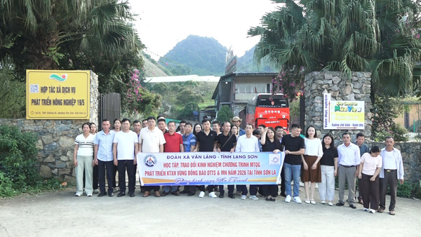 XÃ VĂN LÃNG HỌC TẬP KINH NGHIỆMCHƯƠNG TRÌNH MTQG TẠI TỈNH SƠN LA